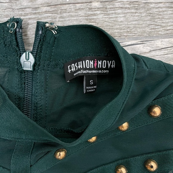 Dress - Picture 2 of 3